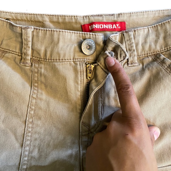 {Union Bay} Khaki mid rise shorts - Picture 4 of 6